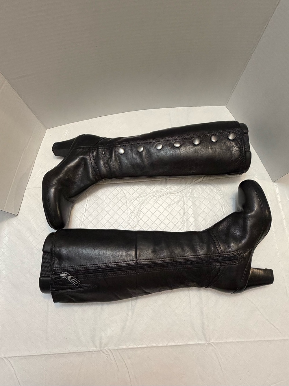 Clarks Black Over-the-Knee Leather Boots Side Zip Refined Toe Size 7 - Picture 3 of 10